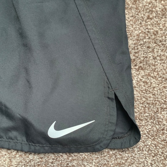 Nike Running Short - Picture 4 of 4